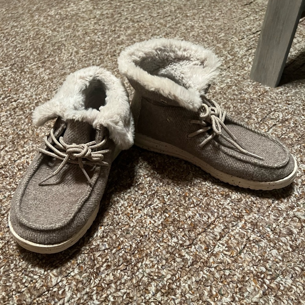 Beige Hey Dudes